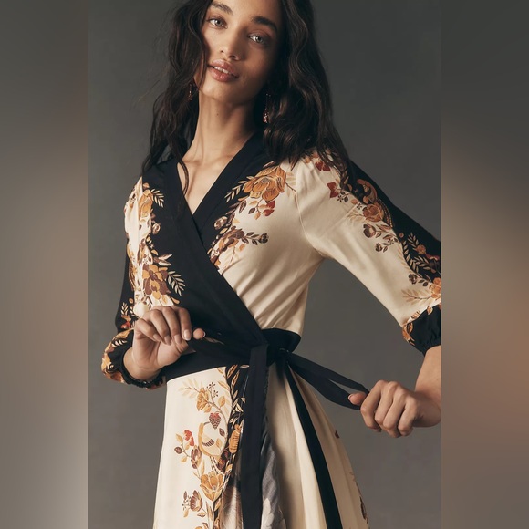 NWT Farm Rio Floral Wrap Midi dress in size Small - Picture 3 of 5